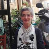 Un�occupazione faticosa, ma che �Nan�ne du mirre� non intende lasciare, nonostante l�et�. �Gli dico sempre di smettere di lavorare perch� � anziano, ma lui non mi ascolta � sottolinea la 73enne moglie Elvira -. Inizia alle 7 del mattino, si ferma solo per il pranzo e per riposare un po� e dopo riprende fino alle 18. Ma se qualche cliente lo chiama si attiva a qualsiasi ora�